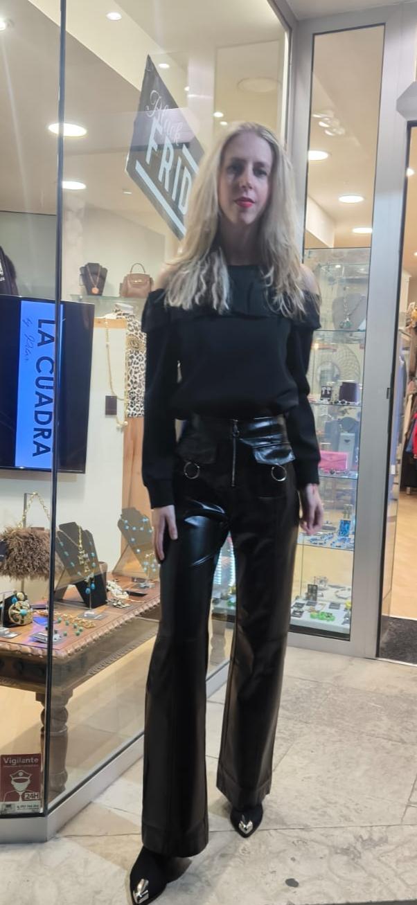 Pantalón polipiel aro