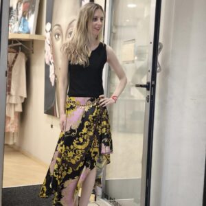 Falda asimétrica estampada